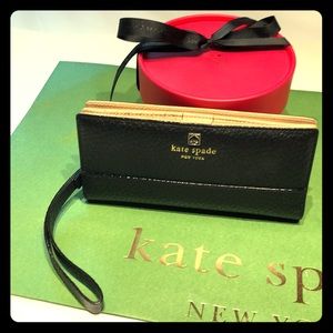 ❤️KATE SPADE SOUTHPORT AVENUE MANDY WRISTLET❤️